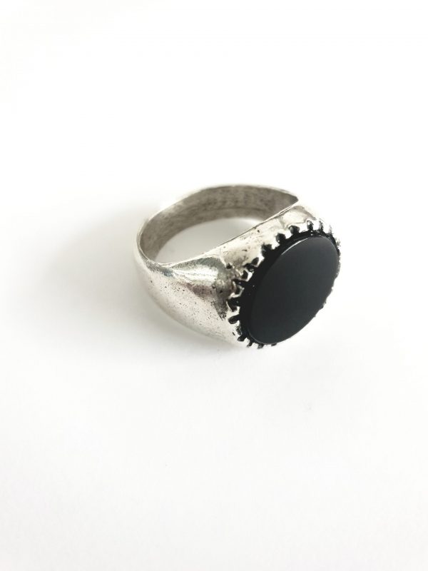 Onyx stone signet ring