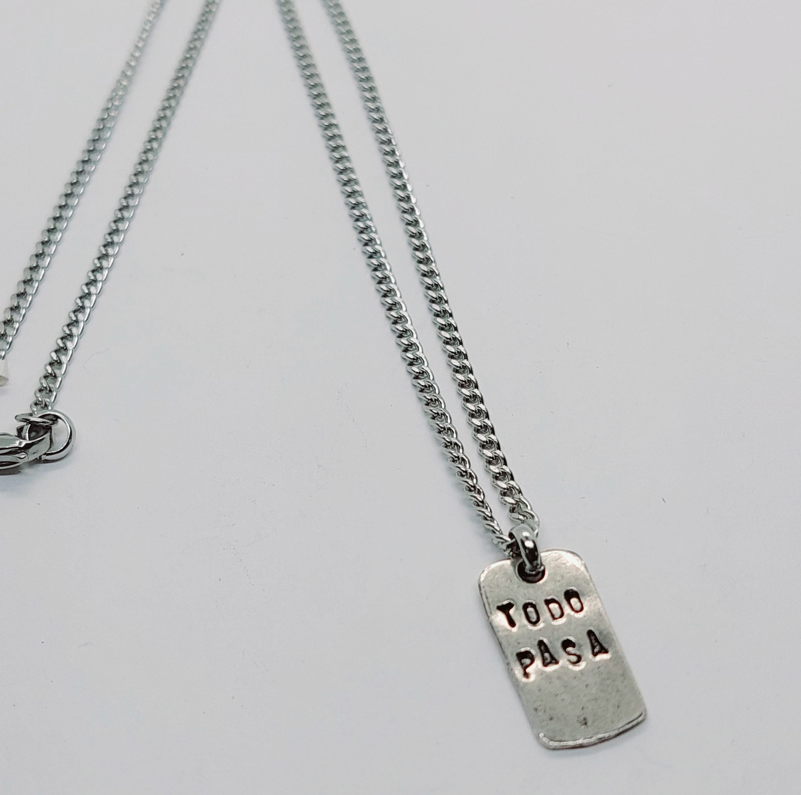 Necklace "Todo pasa"