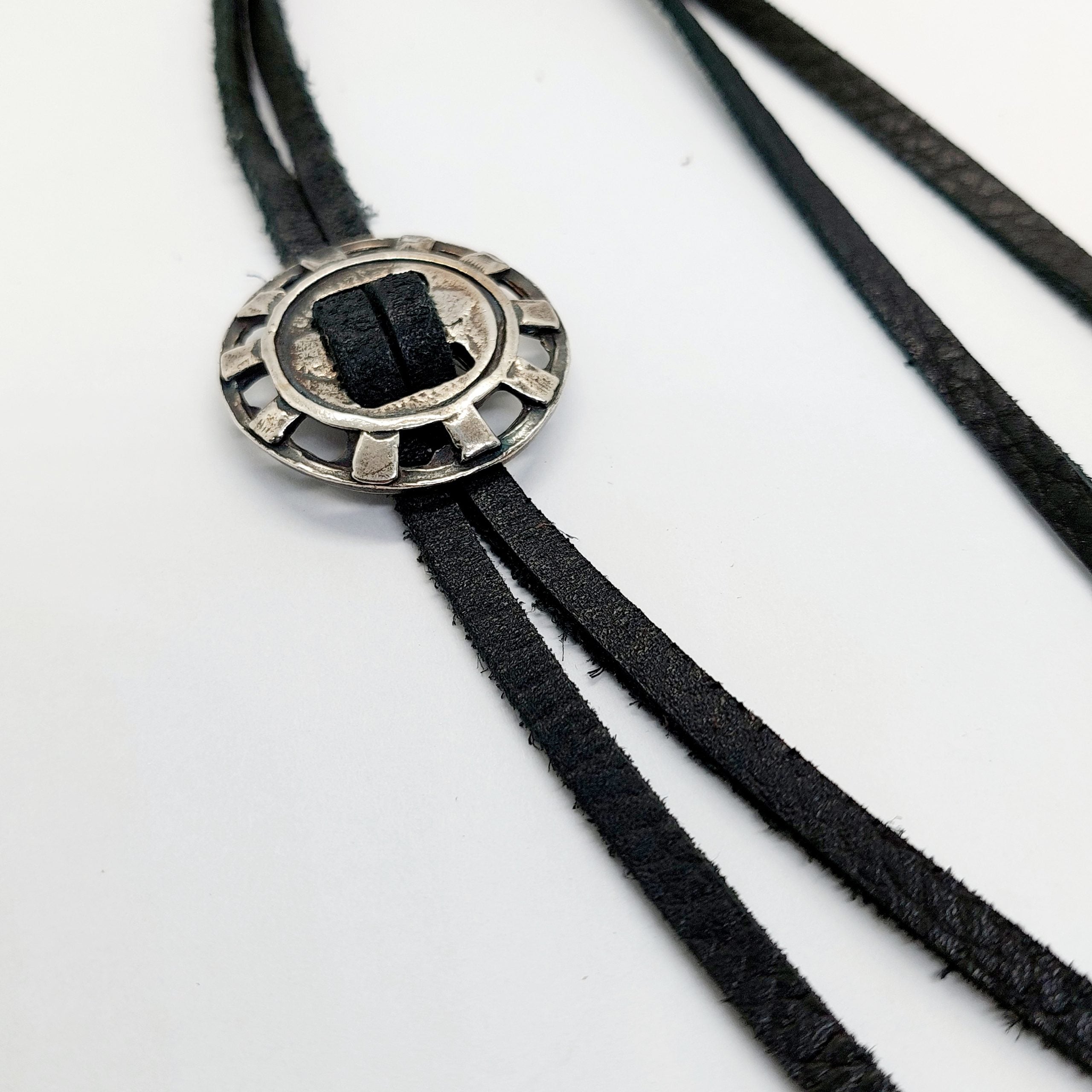 Bolotie Desert black