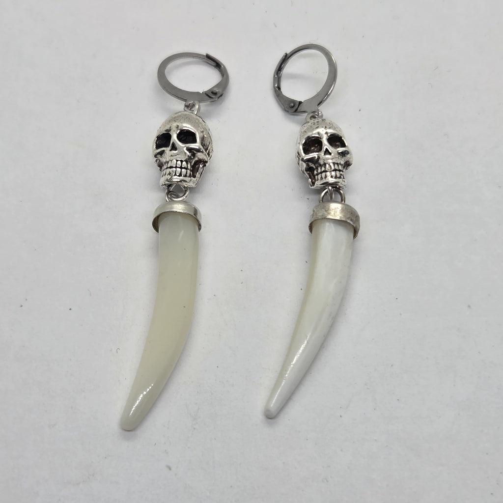 Earring Nacre Skull