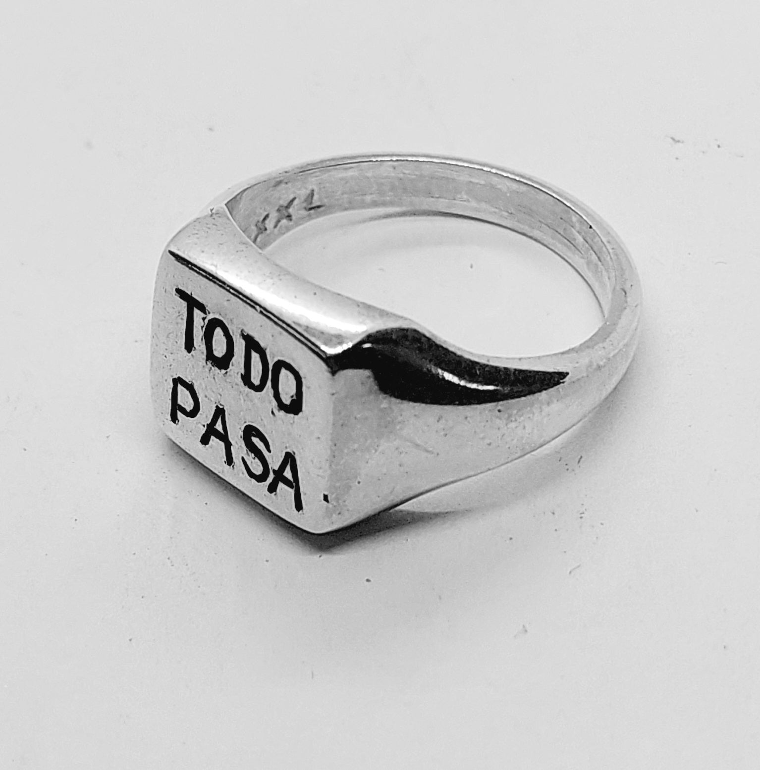 Ring "Todo pasa"