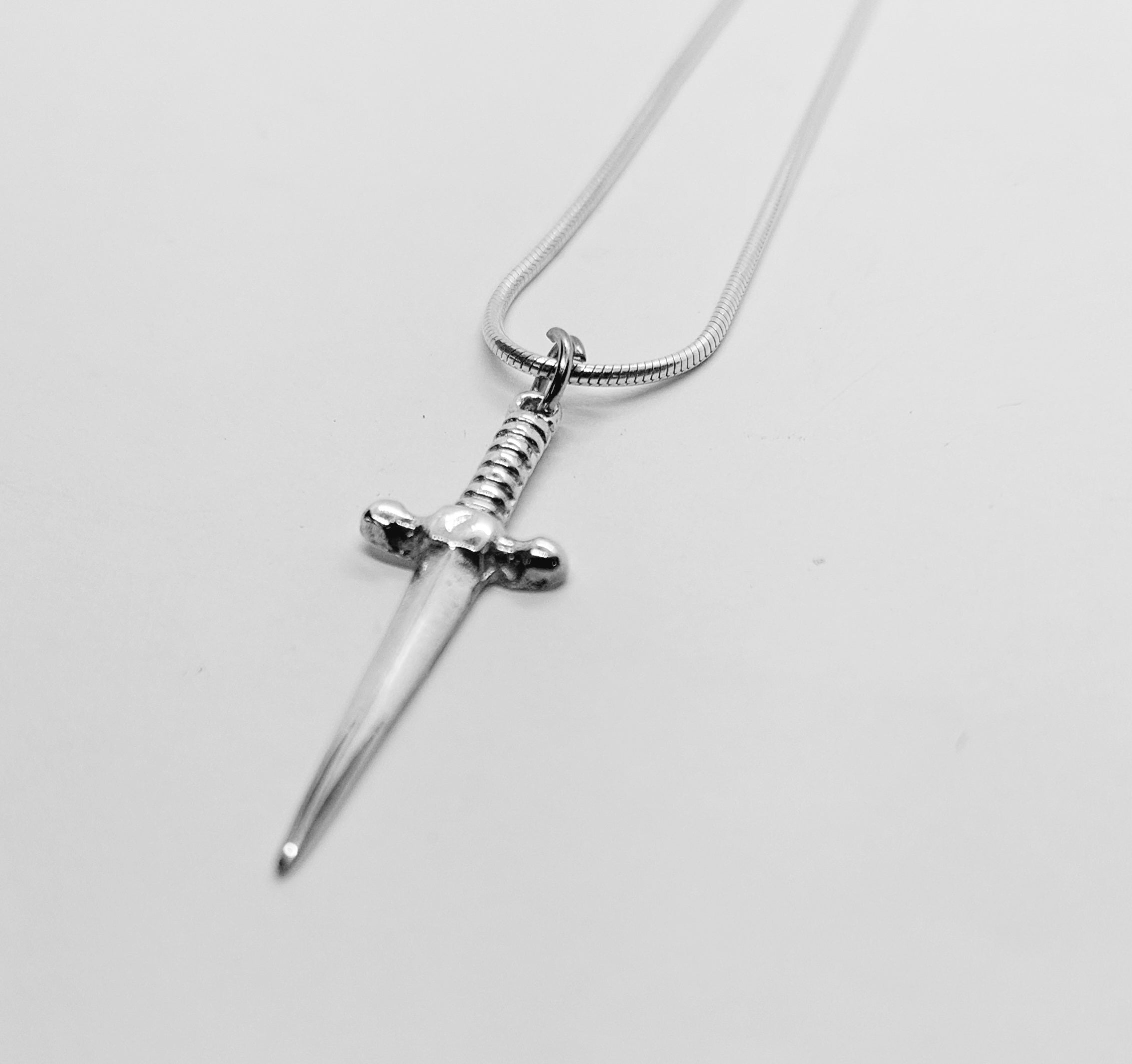 Pendant Daga Silver