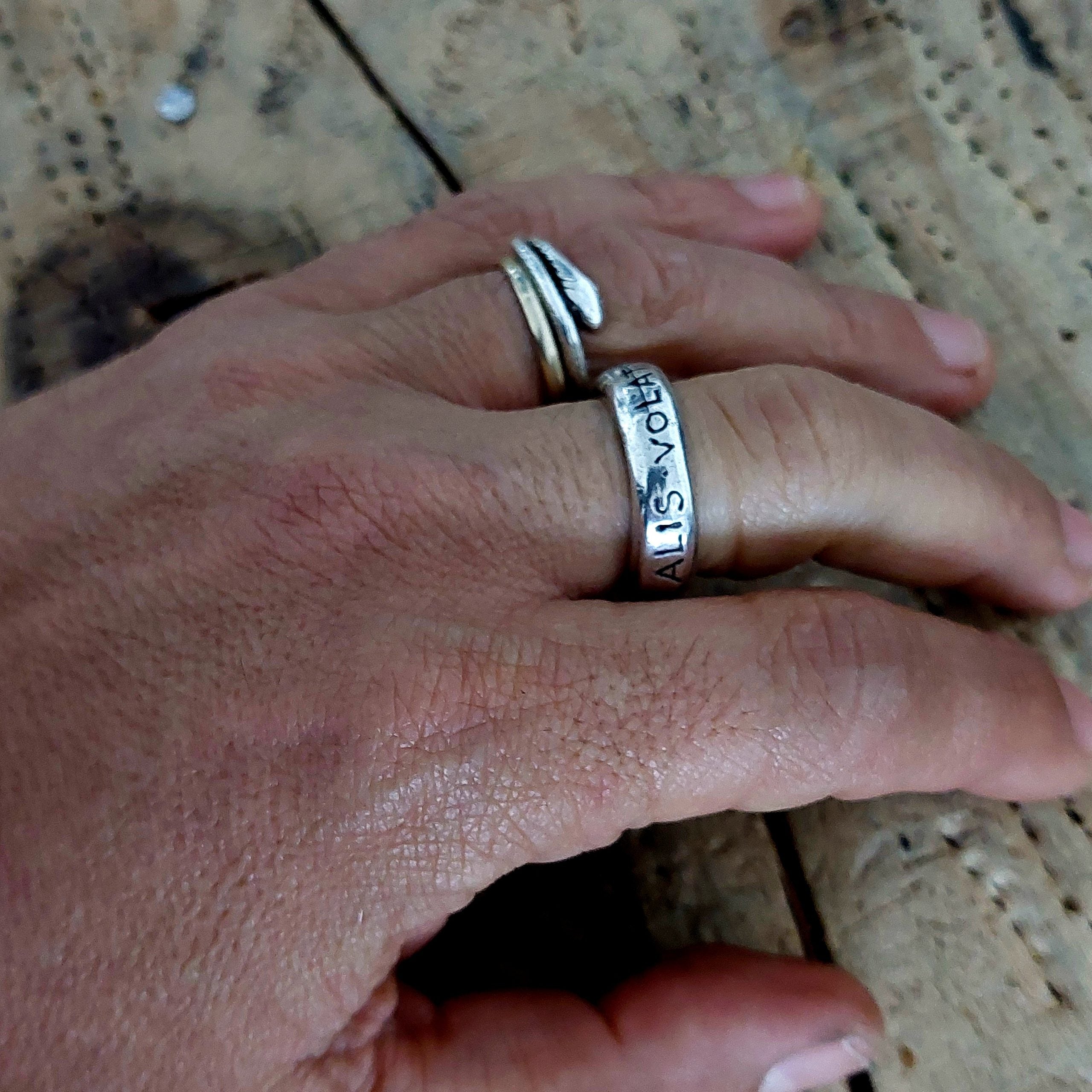 Ring "ALIS VOLATIS PROPIS"