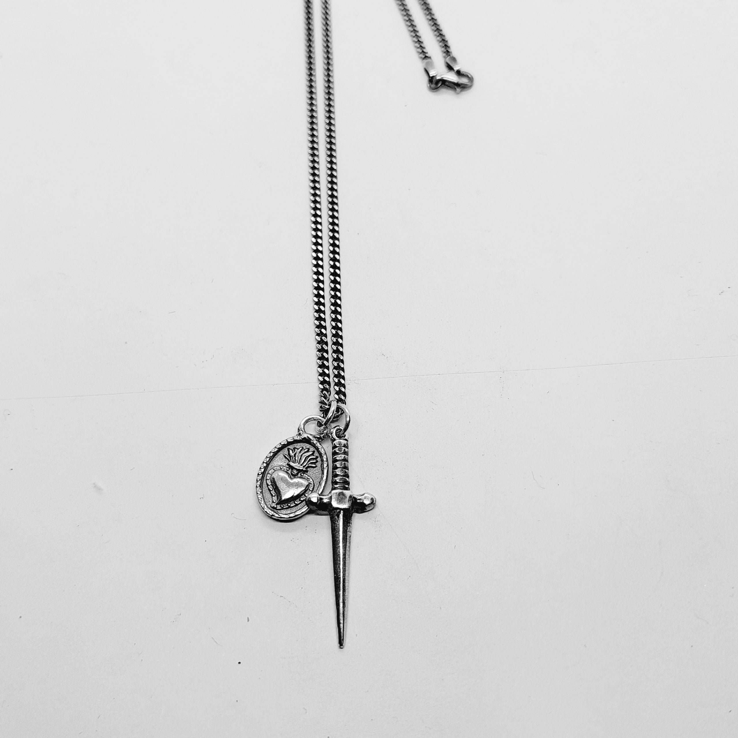 Necklace Love Hurts