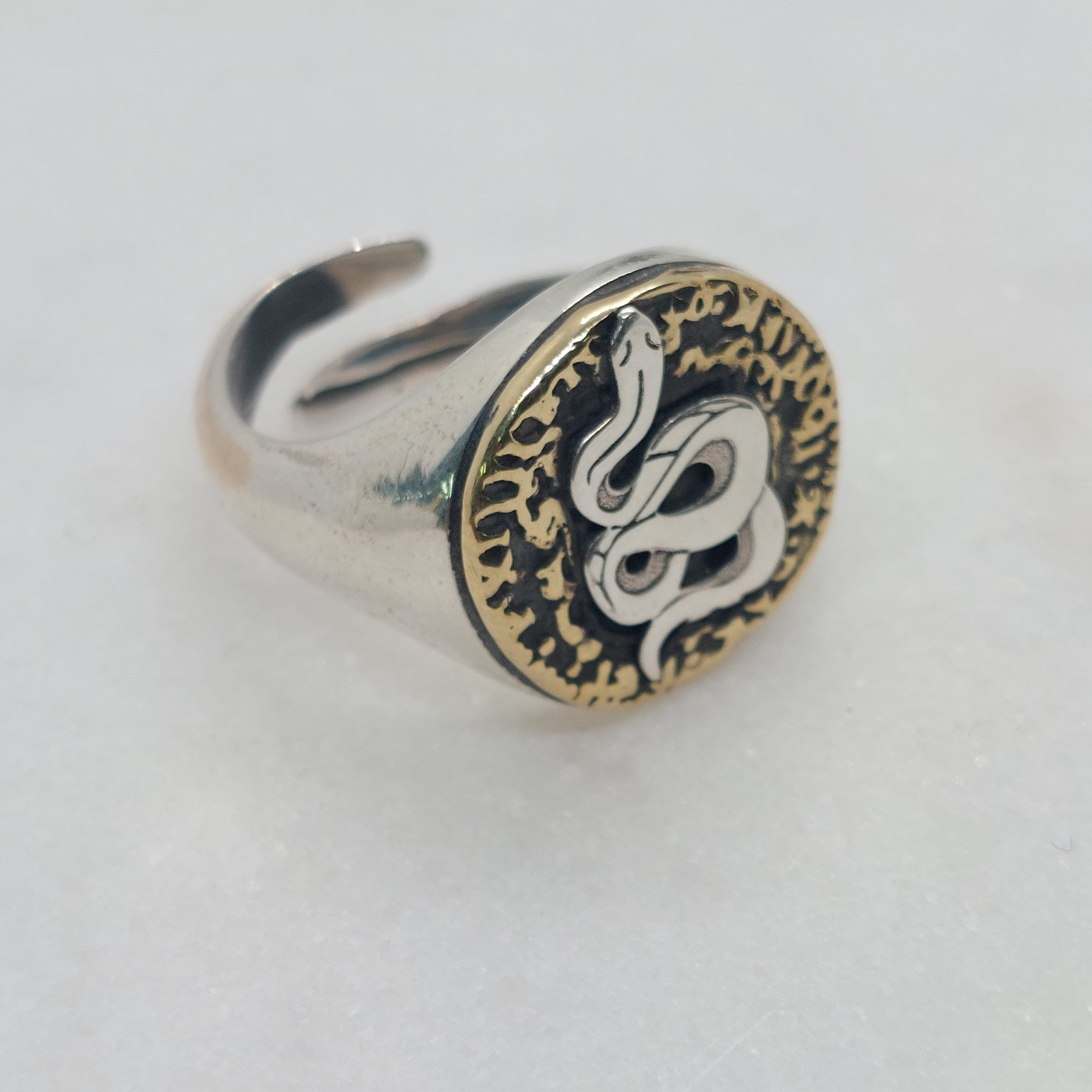Ring Old Snake