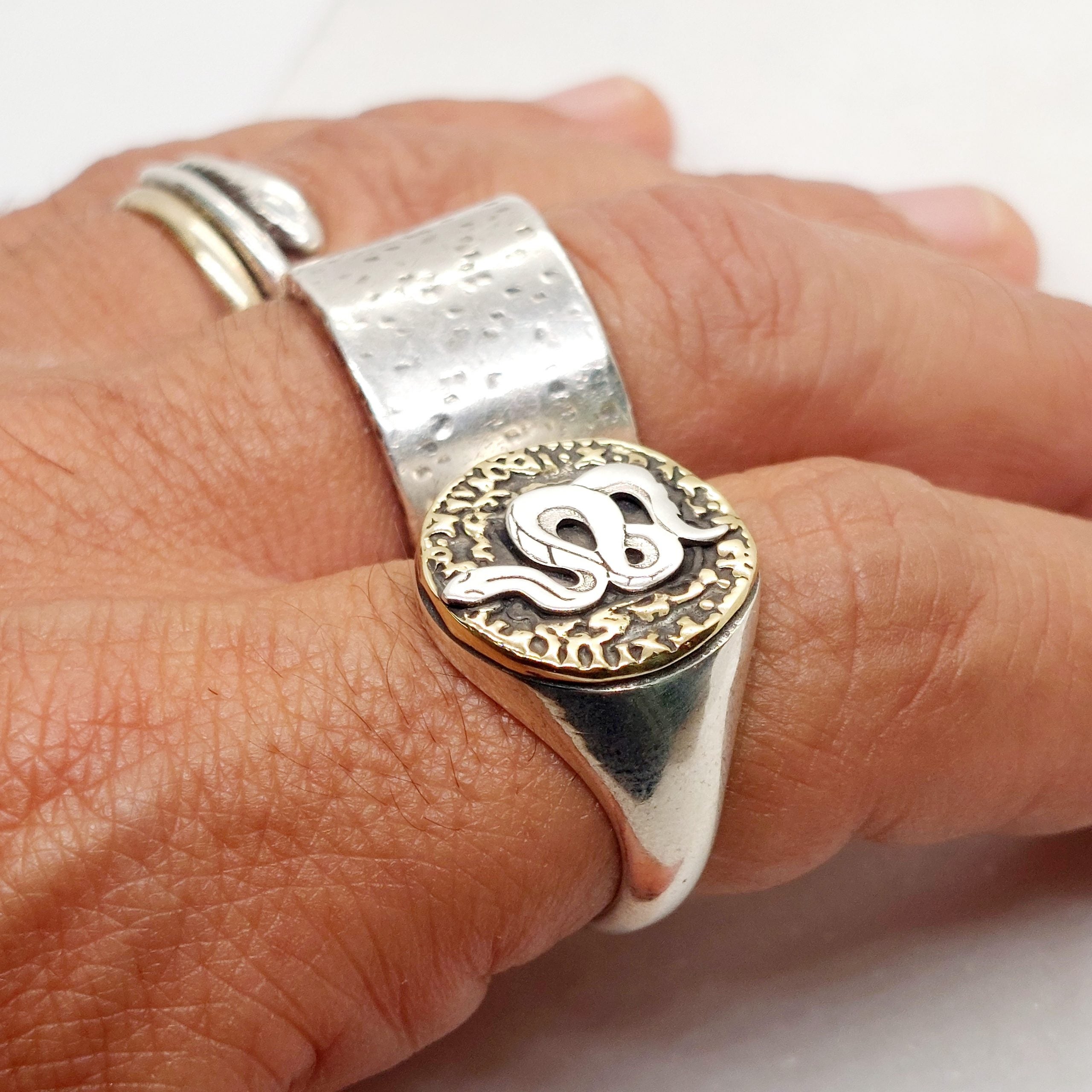 Ring Old Snake