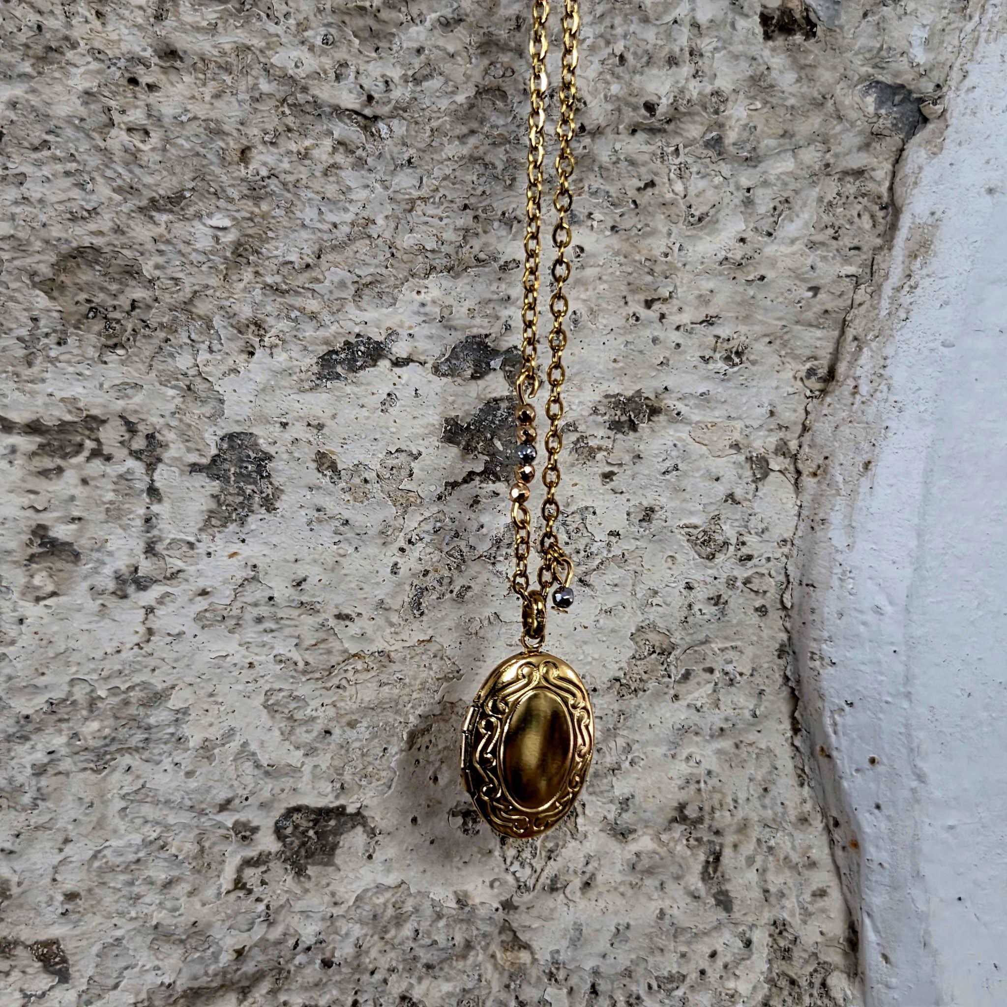 Golden Lur pendant