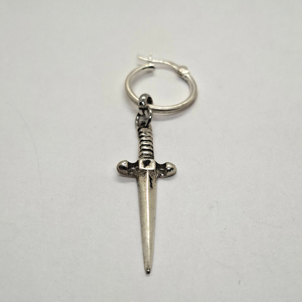 Schwert-Ohrring aus Silber