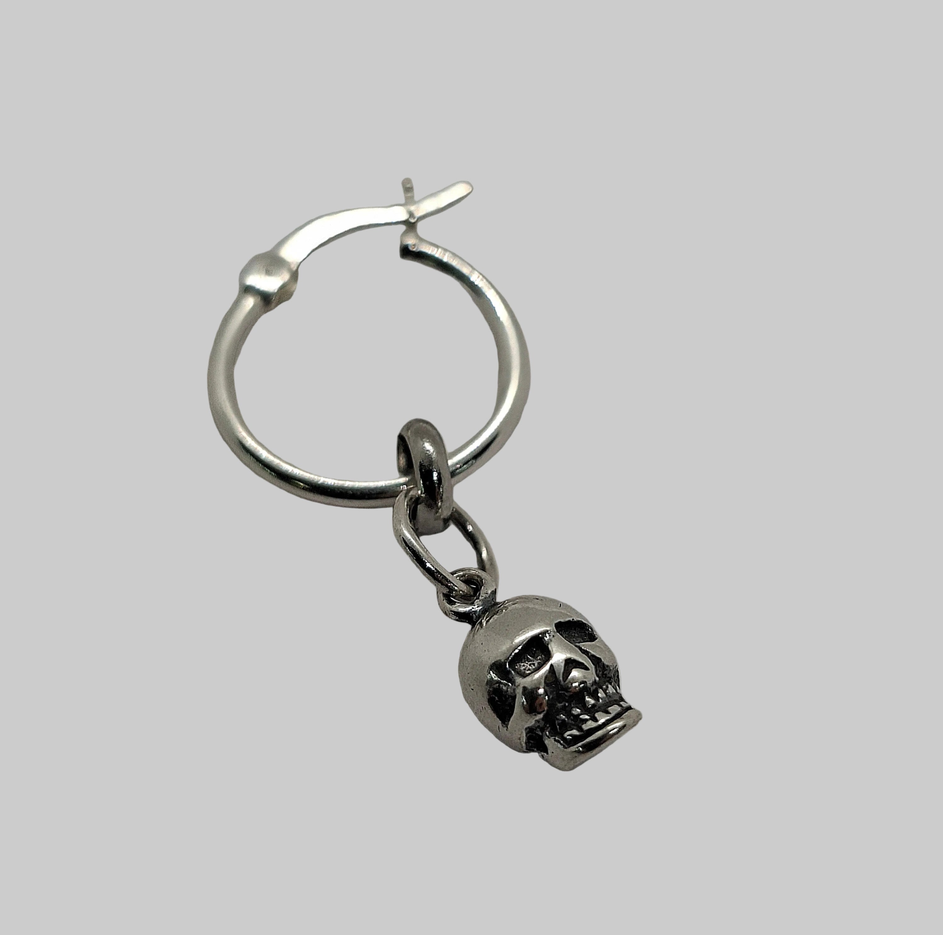 Totenkopf-Ohrring